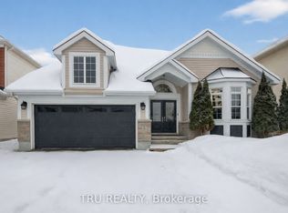 590 Anjana Cir, Ottawa, ON K2J 0C9