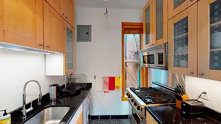 Rented by R New York