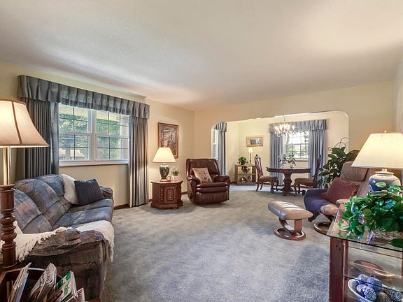 4th image of 302 Calloway Dr