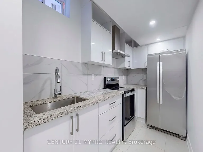13 Manor Glen Cres #BASEMENT — Photo 5