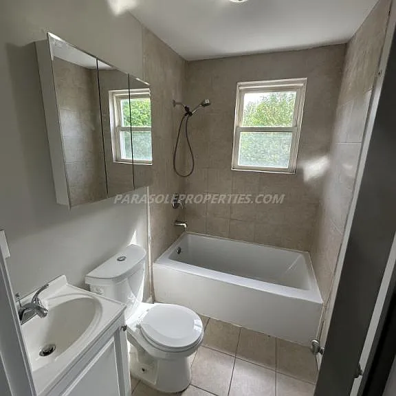 822 Orchard St — Photo 9