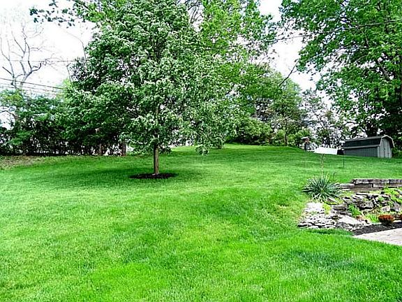 5th image of 308 Beechgrove Dr