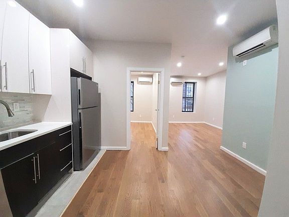 3rd image of 1833 Park Pl #2R
