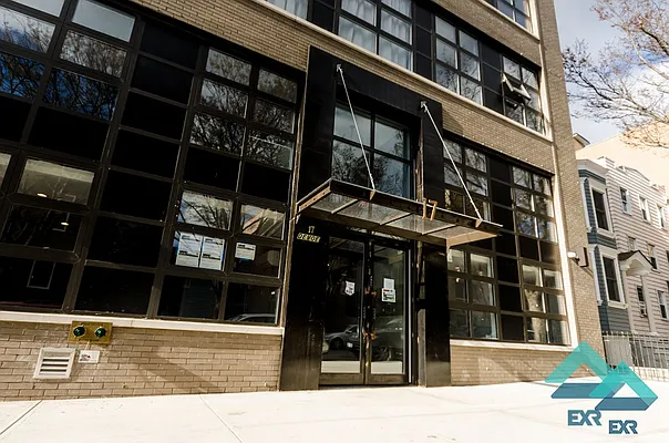 Rented by EXR | media 37