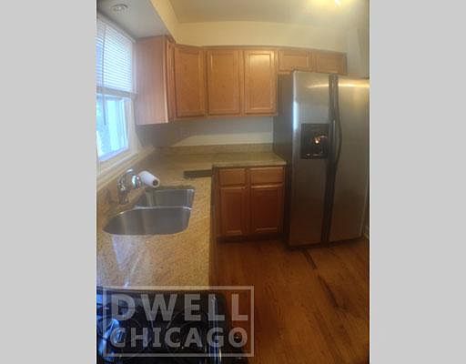3rd image of 1563 W Pratt Blvd APT 1A
