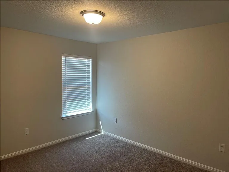 268 Hauser Dr — Photo 10