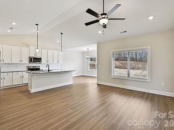 5th image of 104 Tanner Loop