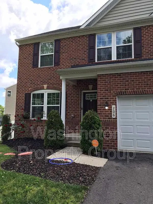 1 bed, 1.0 bath, 1264 sqft, $1,299 — Photo 1