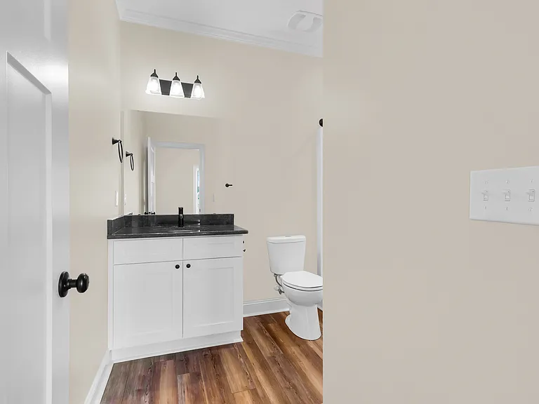 136 Macdonald Blvd — Photo 23