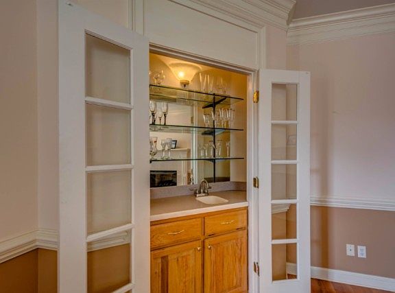 5th image of 11644 Metz Pl