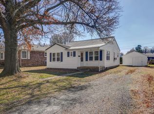 553 E Cherry St, Mount Vernon, MO 65712