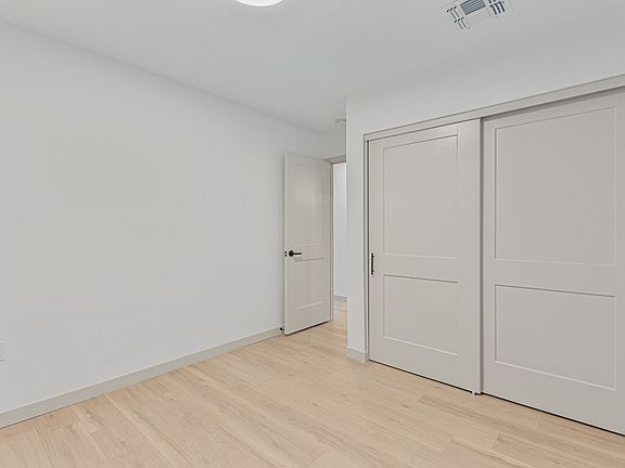 4th image of 4108 E Portland St #2B-1Ba-850Sqft