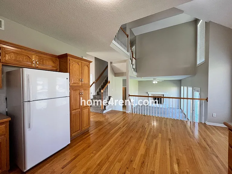8310 NW 77th Ter — Photo 11