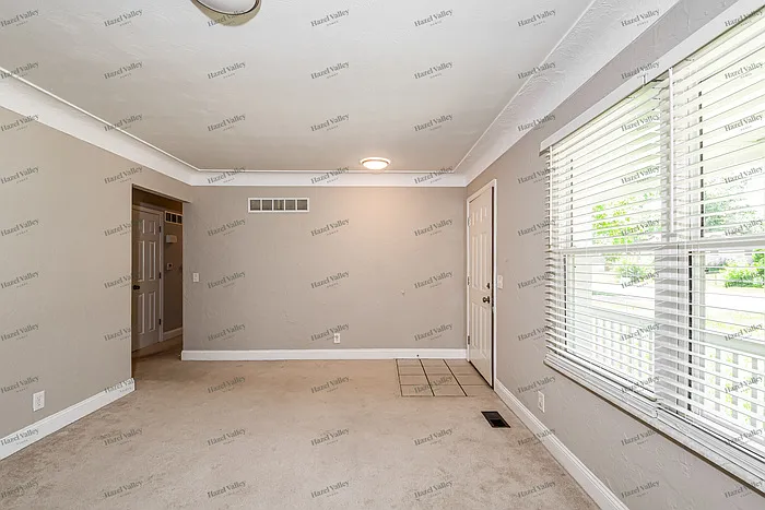 7 Bayberry Ln — Photo 4