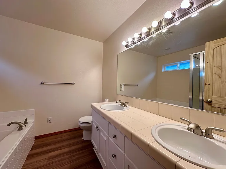3437 SW 2nd St — Photo 37