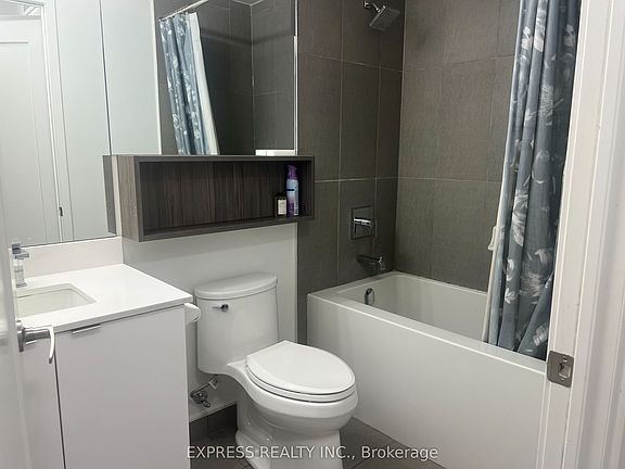 5th image of 70 Princess St #935