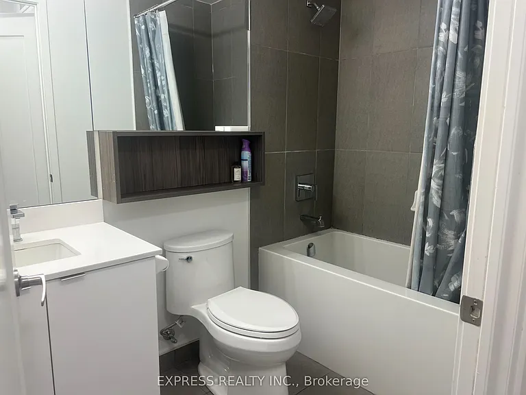 70 Princess St #935 — Photo 5