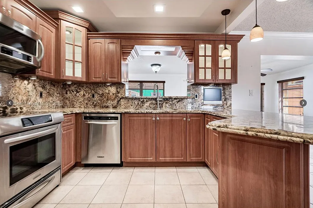 3 bed, 1525 sqft, $3,550 — Photo 4