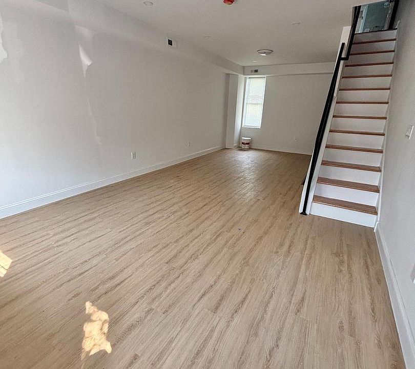 1st image of 4616 Melrose St