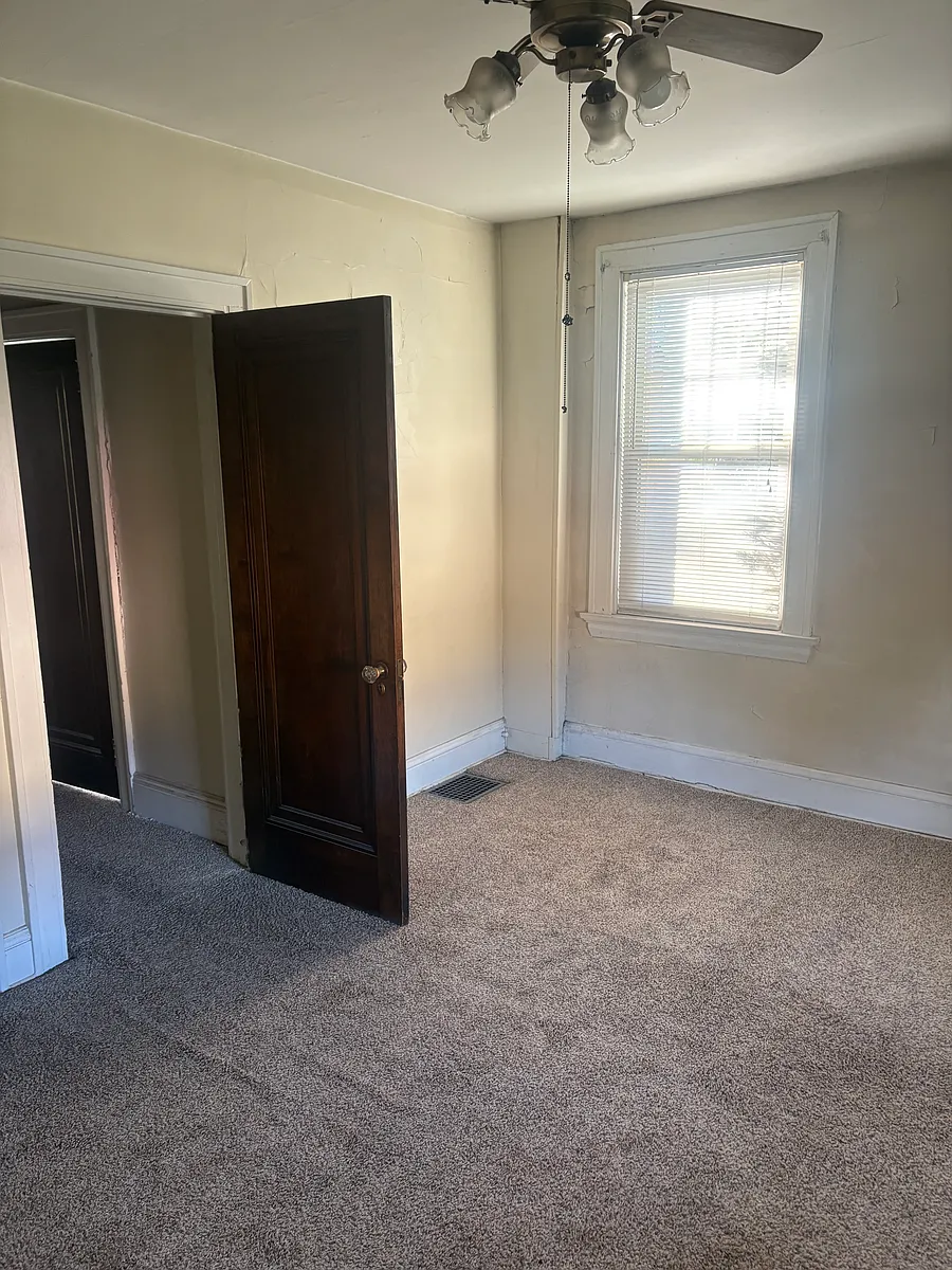Building Photo - 16 Lynwood Ave #1