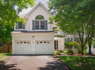 4 Raritan Pl, Basking Ridge, NJ 07920