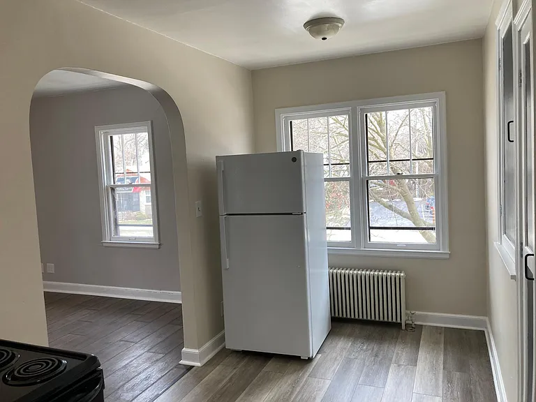 400 Delafield St #2W — Photo 3