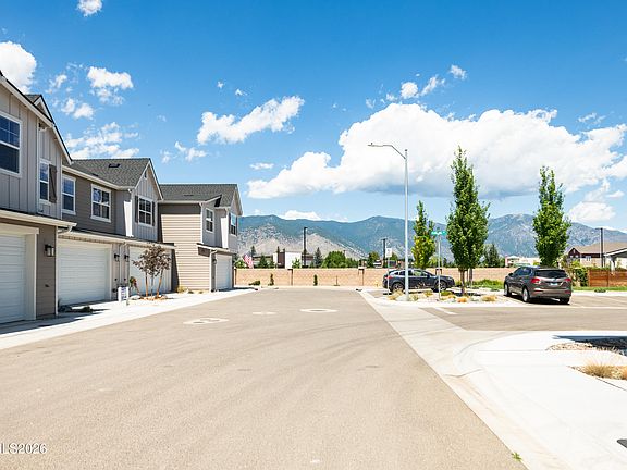 5th image of 864 Furlong Dr