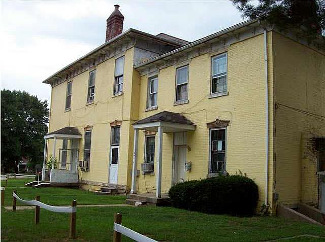 2nd image of 2 Pine Ct