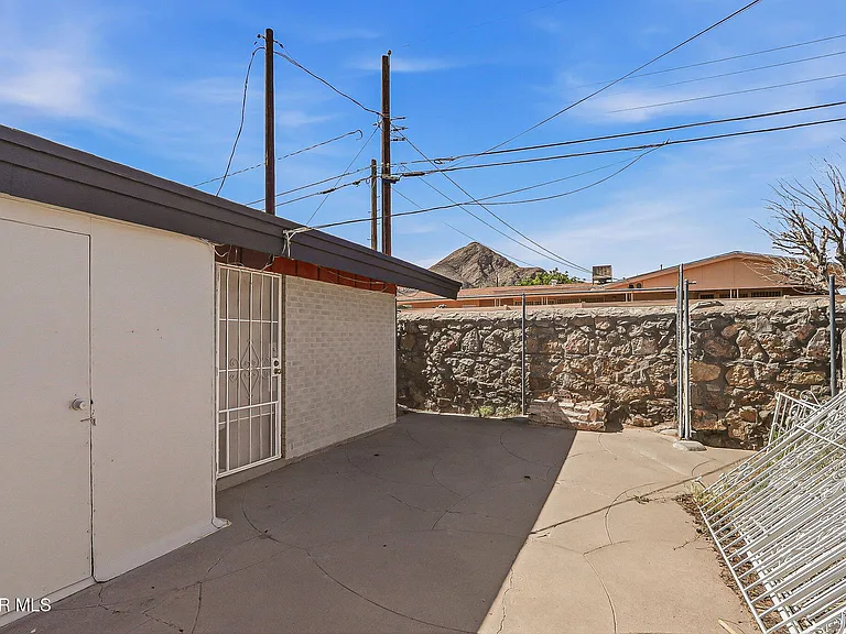 2801 Polk Ave — Photo 37