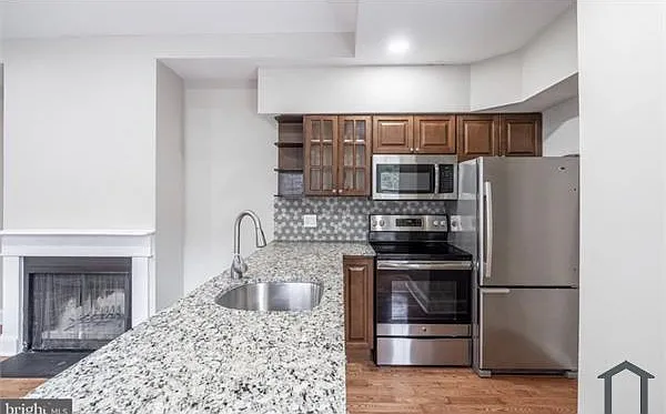 1 bed, 706 sqft, $2,000 — Photo 3