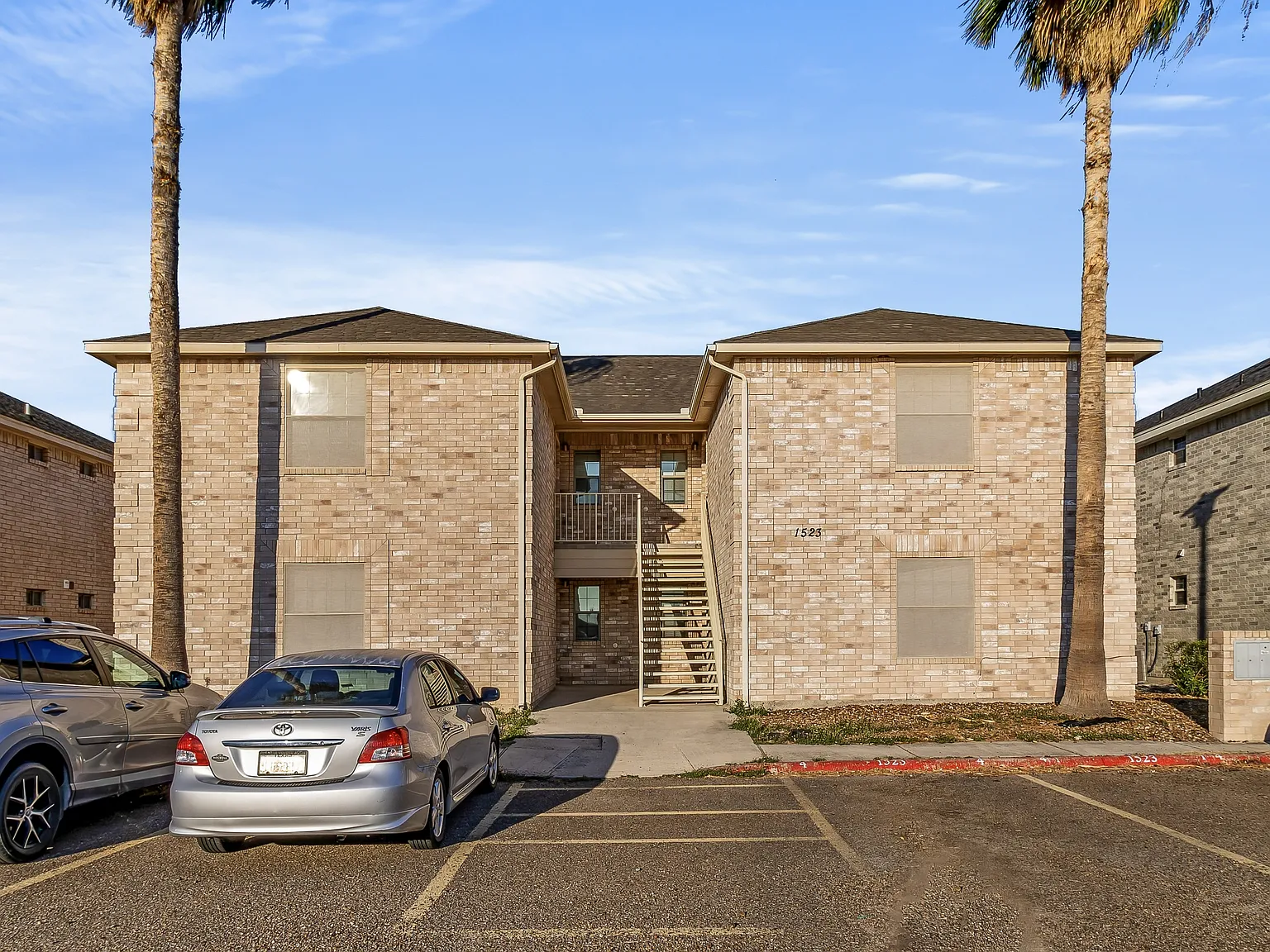 1523 Oasis Drive - 1 — Photo 2