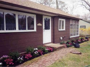 54 Temple Ave, Flanders, NY 11901
