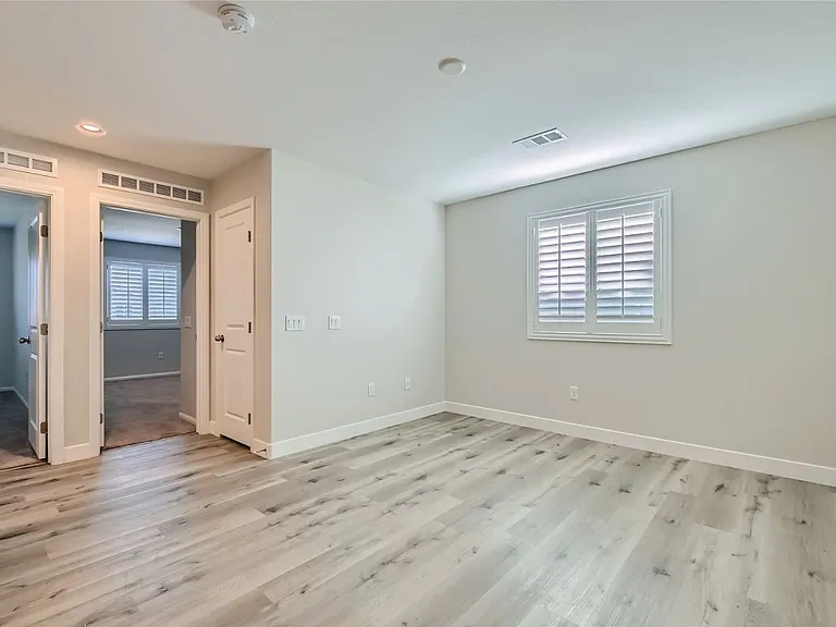 17 Pivot Ave — Photo 16