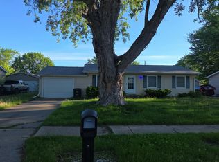 1221 95th Ave W, Rock Island, IL 61201