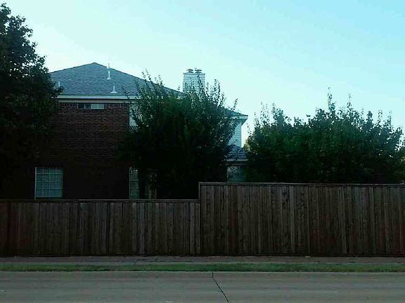 4th image of 2100 Columbia Dr