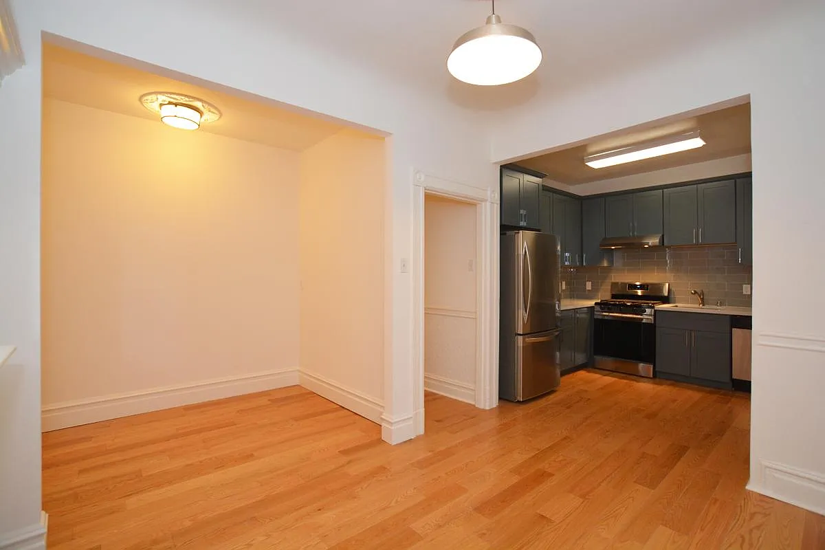 2 bed, 690 sqft, $4,300 — Photo 2