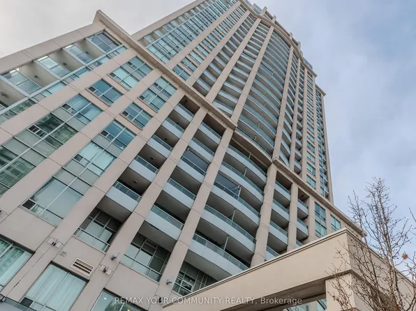 17 Barberry Pl #813, Toronto, ON M2K 3E2