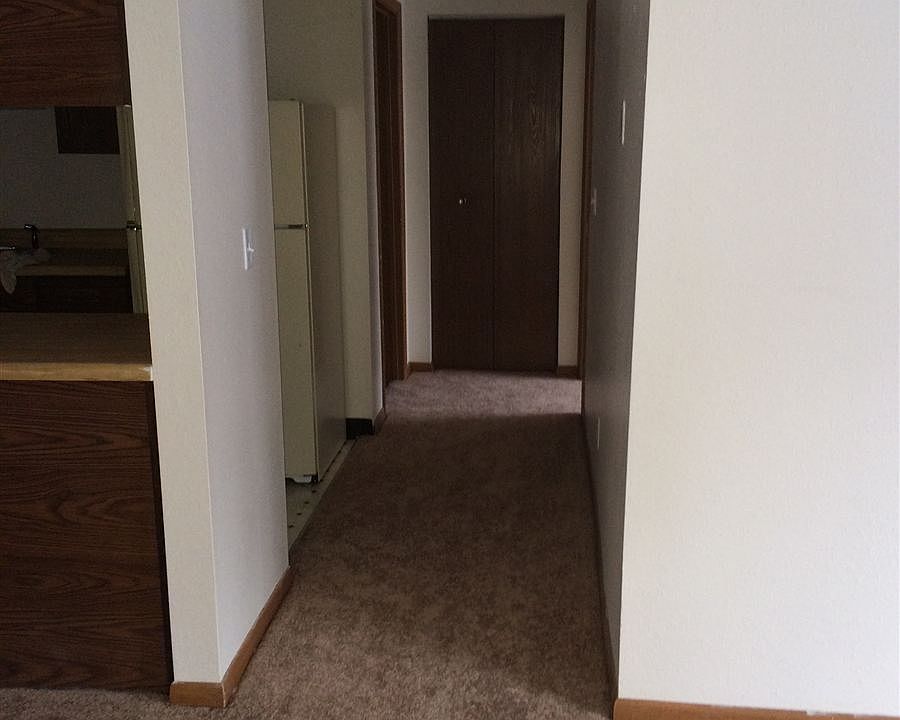 301 S Maple St SE, Caledonia, MI 49316 Zillow