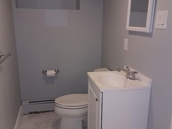 5th image of 93 Woodside Ave