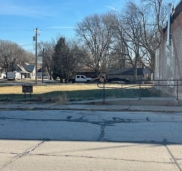 2nd image of 427 Main St
