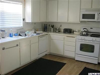 5th image of 21515 Erwin St Unit 2