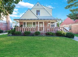 24016 128th Rd, Rosedale, NY 11422