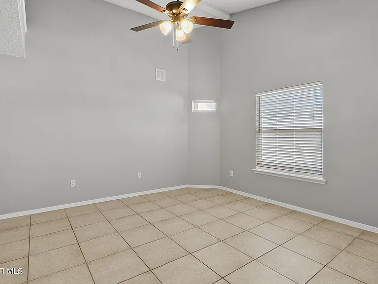 3269 Maple Point Dr — Photo 28