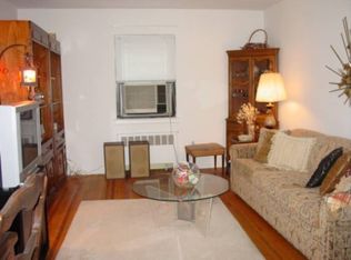 7428 220th St, Bayside, NY 11364