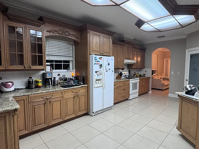 1610 W Clifton St — Photo 9