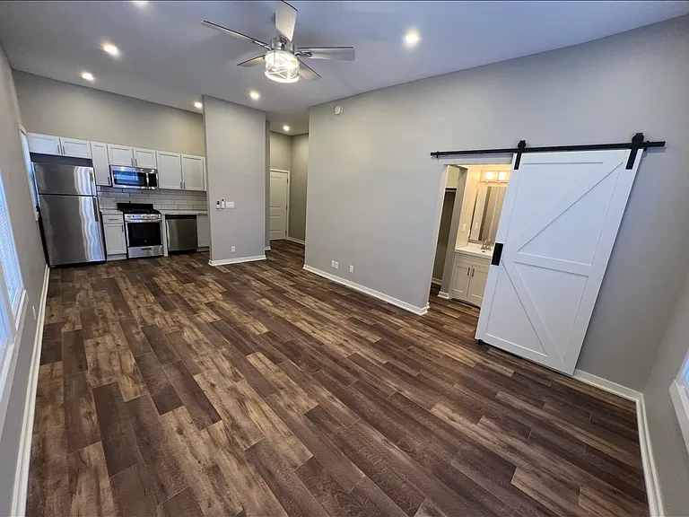 810 S 12th St #8 — Photo 8
