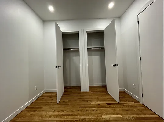 Rented by EXR | media 7