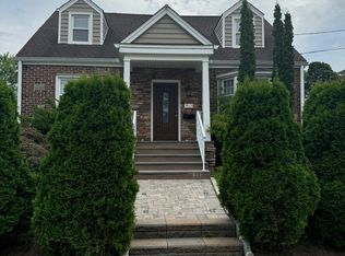 392 Aldene Rd, Roselle, NJ 07203