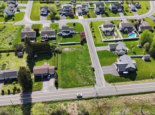 8621 Whiting Rd #1, Cicero, NY 13039