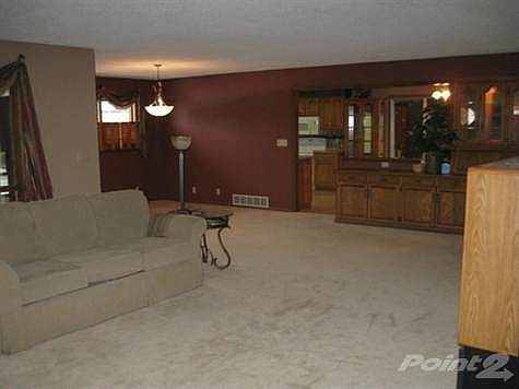 912W13thLivingRoomView2